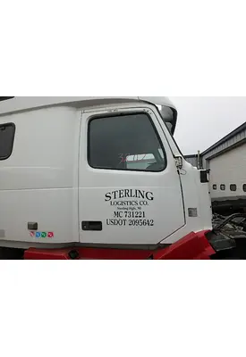 VOLVO VNL 610 Door Assembly, Front