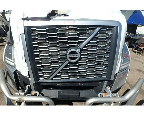 VOLVO VNL 610 Grille