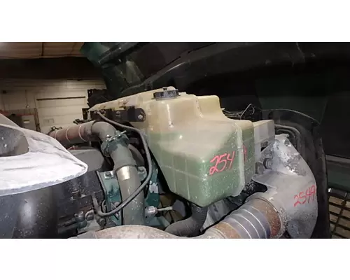 VOLVO VNL 610 Radiator Overflow Bottle