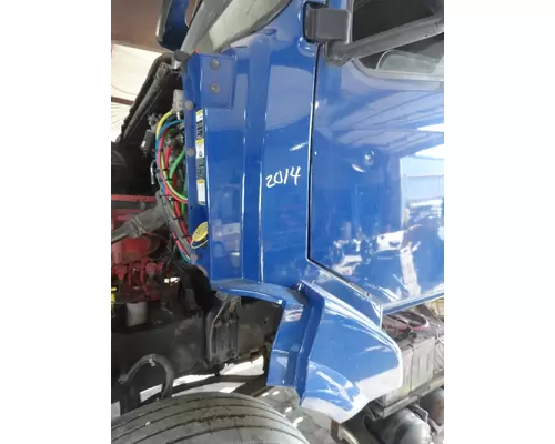 VOLVO VNL 630 Fender Extension