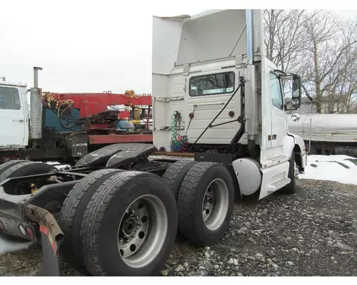 VOLVO VNL 64T Truck For Sale