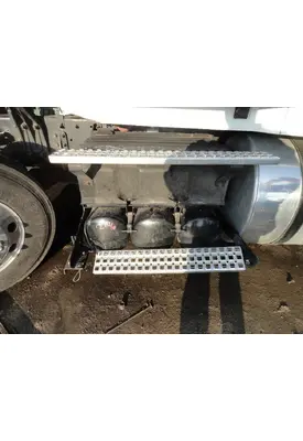 VOLVO VNL 660 Battery Tray