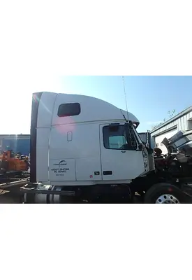 VOLVO VNL 670 Cab