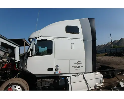 VOLVO VNL 670 Cab
