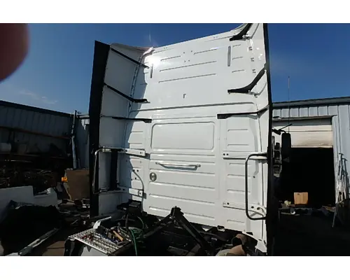 VOLVO VNL 670 Cab