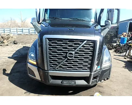 VOLVO VNL 670 Hood