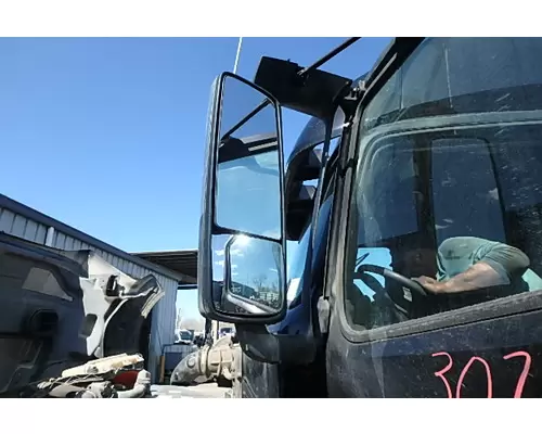 VOLVO VNL 670 Side View Mirror