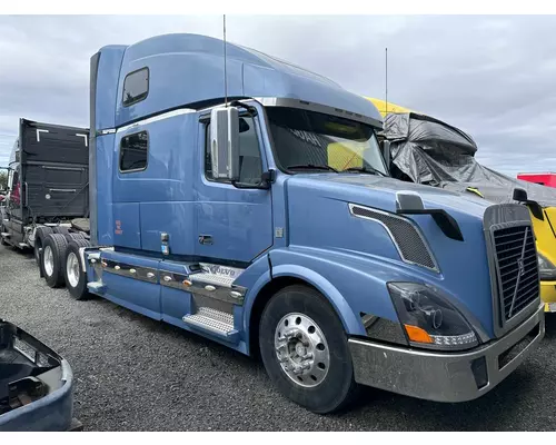 VOLVO VNL 670 Vehicle For Sale