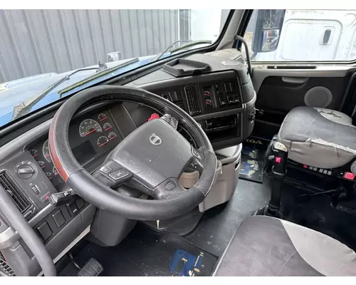 VOLVO VNL 670 Vehicle For Sale