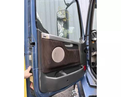 VOLVO VNL 670 Vehicle For Sale