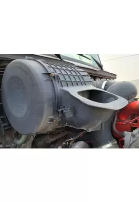 VOLVO VNL 680 Air Cleaner