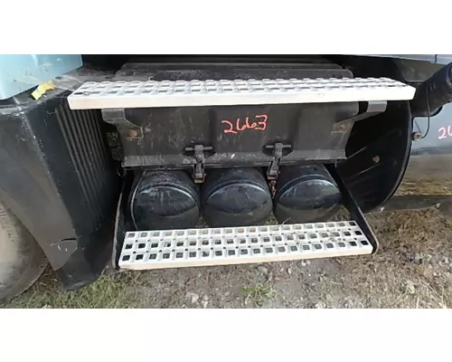 VOLVO VNL 730 Battery Tray