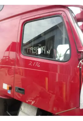 VOLVO VNL 780 Door Assembly, Front