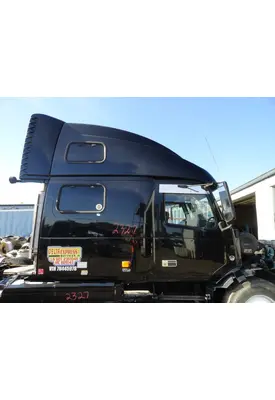 VOLVO VNL 780 Door Assembly, Front