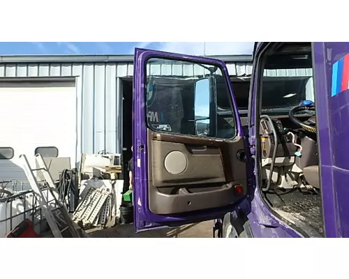 VOLVO VNL 780 Door Assembly, Front