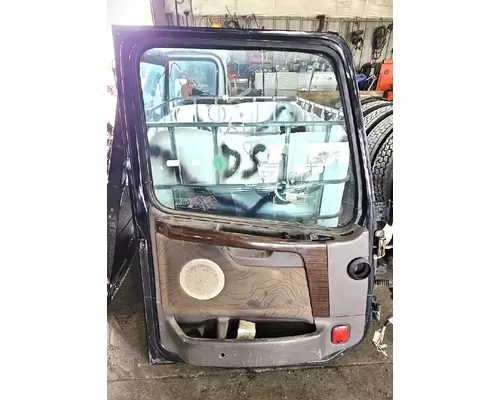 VOLVO VNL 780 Door Assembly, Front