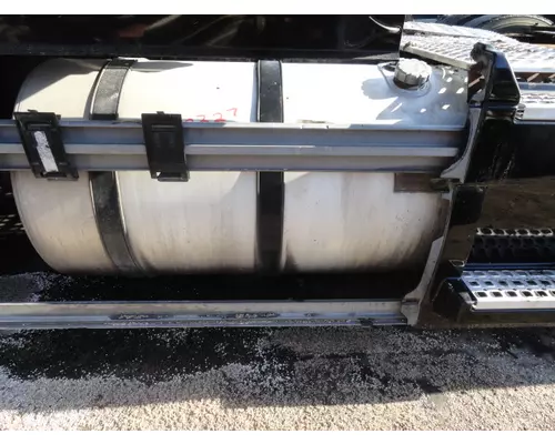 VOLVO VNL 780 Fuel Tank