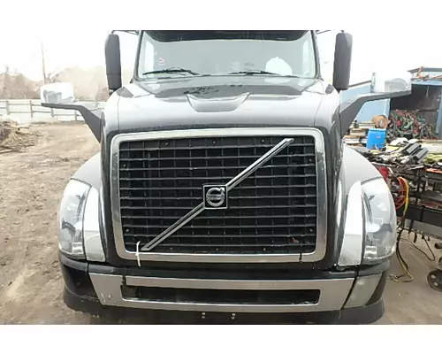 VOLVO VNL 780 Hood