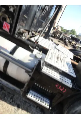 VOLVO VNL 780 Side Fairing