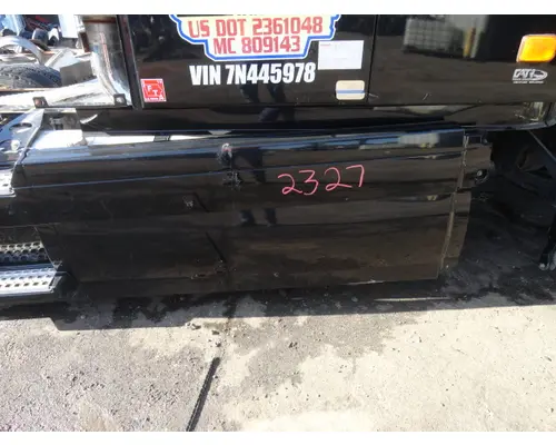 VOLVO VNL 780 Side Fairing