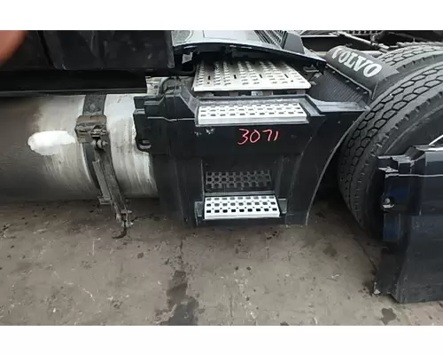 VOLVO VNL 780 Side Fairing