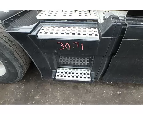 VOLVO VNL 780 Side Fairing