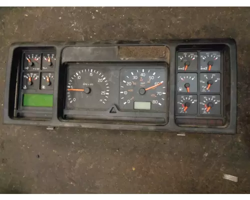 VOLVO VNL_85102029 Instrument Cluster