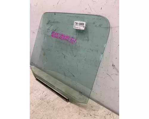 VOLVO VNL Gen 1 Door Window Glass