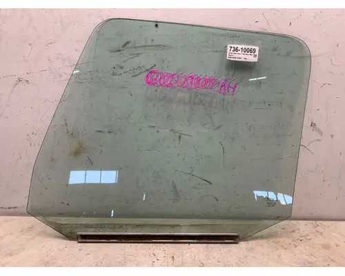 VOLVO VNL Gen 1 Glass