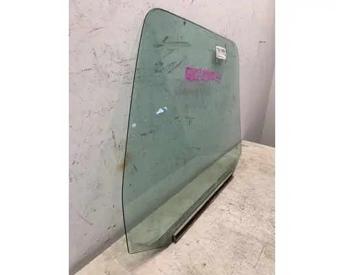 VOLVO VNL Gen 1 Glass