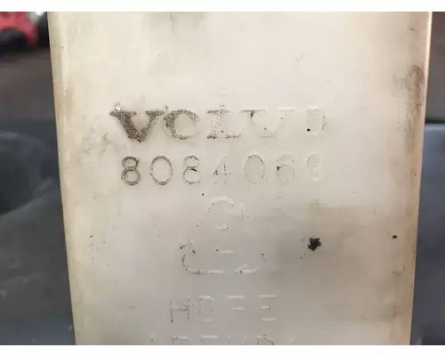 VOLVO VNL Gen 1 Windshield Washer Reservoir