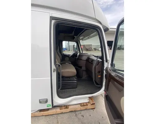 VOLVO VNL Gen 2 Cab