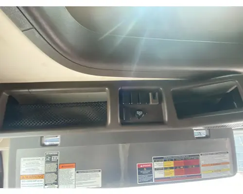 VOLVO VNL Gen 2 Cab