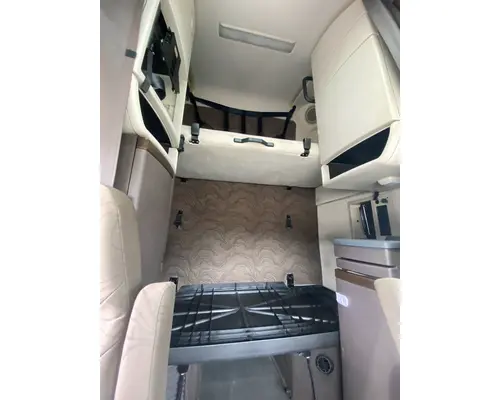 VOLVO VNL Gen 2 Cab