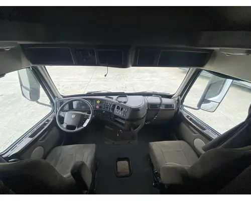 VOLVO VNL Gen 2 Cab