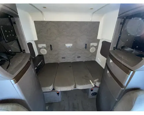 VOLVO VNL Gen 2 Cab