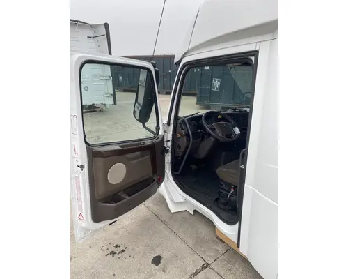 VOLVO VNL Gen 2 Cab