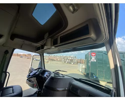 VOLVO VNL Gen 2 Cab