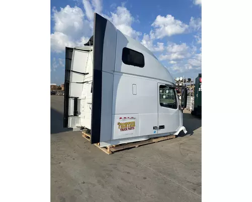 VOLVO VNL Gen 2 Cab