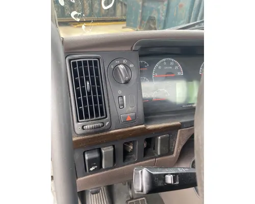 VOLVO VNL Gen 2 Cab
