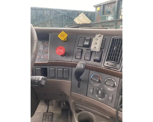 VOLVO VNL Gen 2 Cab