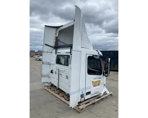 VOLVO VNL Gen 2 Cab