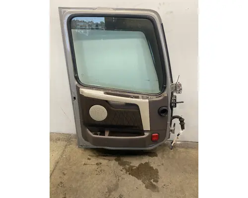VOLVO VNL Gen 2 Door Assembly, Front