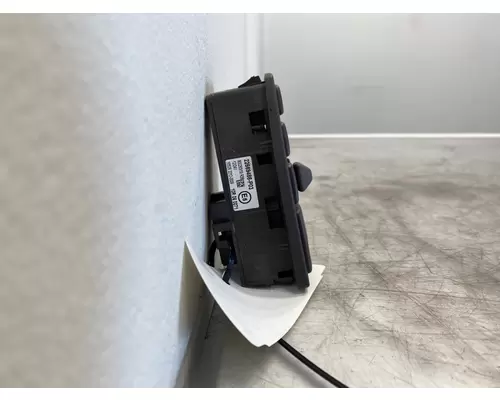 VOLVO VNL Gen 2 Power Window Motor