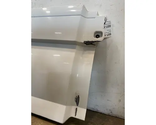 VOLVO VNL Gen 2 Side Fairing