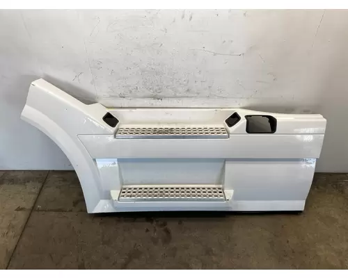 VOLVO VNL Gen 2 Side Fairing