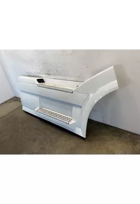 VOLVO VNL Gen 2 Side Fairing