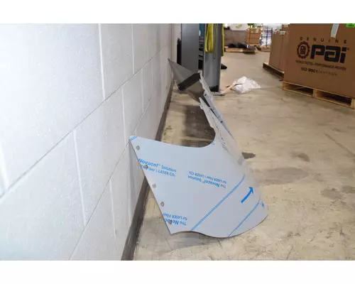 VOLVO VNL Gen 2 Sun Visor (External)