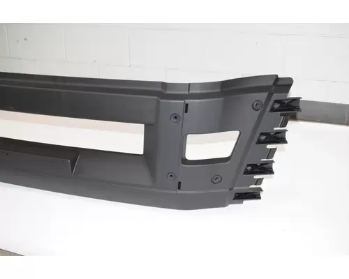 VOLVO VNL Gen 3 Bumper Center Section