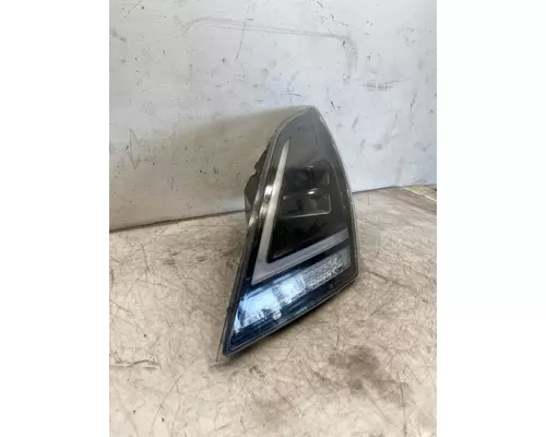 VOLVO VNL Gen 3 Headlight